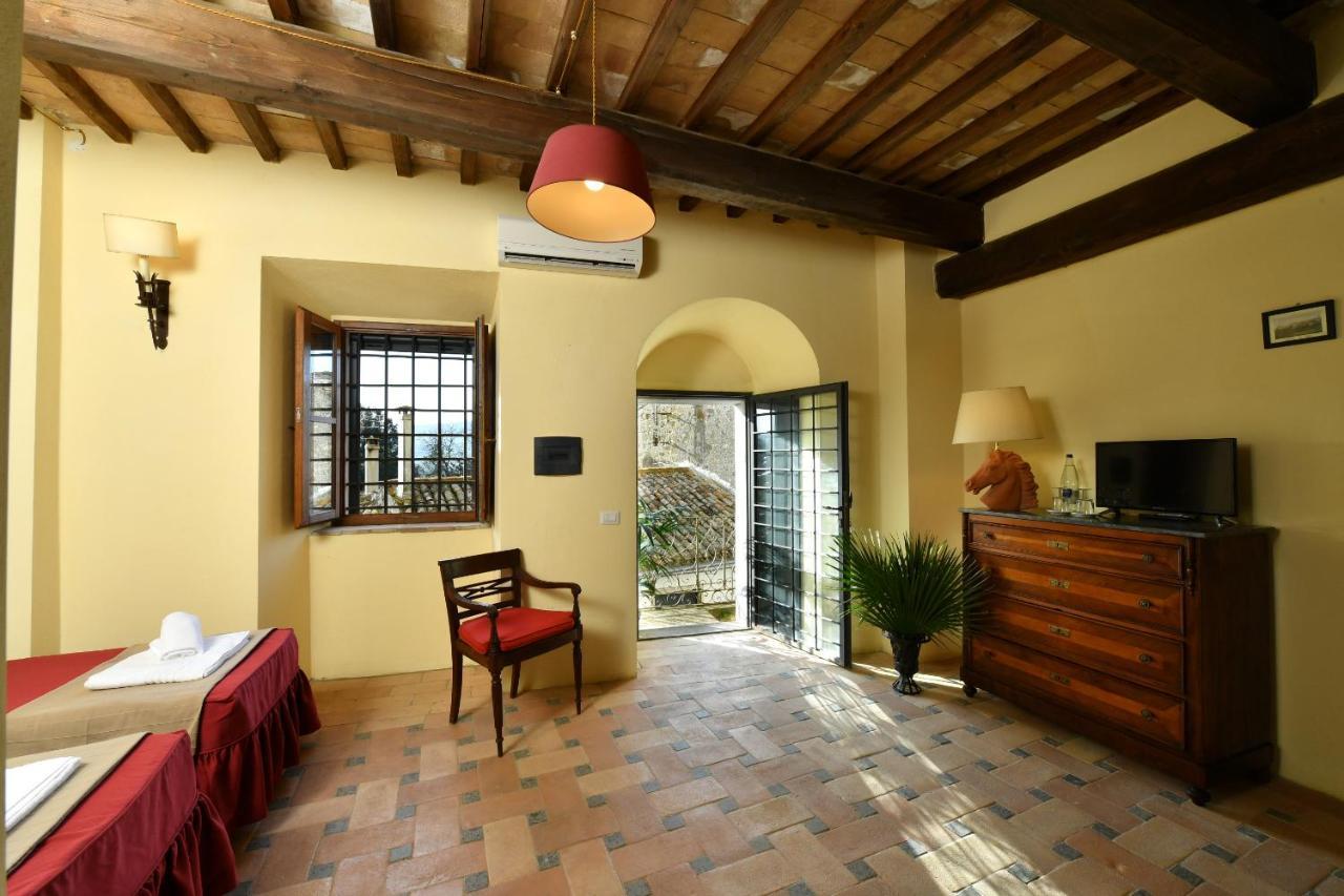 Castello Costaguti Hotel Roccalvecce Exterior photo