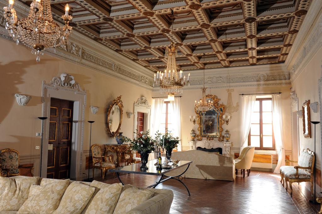 Castello Costaguti Hotel Roccalvecce Exterior photo