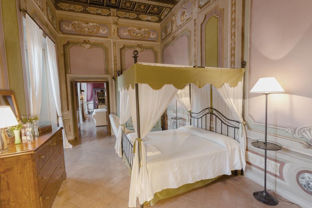 Castello Costaguti Hotel Roccalvecce Room photo